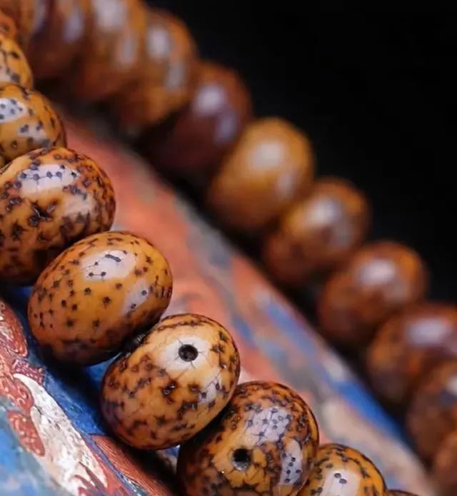 关于老星月的鉴别学会这几点,现在市面上的仿品基本就与你无缘了