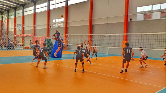 郑州排球小将参加河南省体育传统特色学校排球锦标赛荣获佳绩