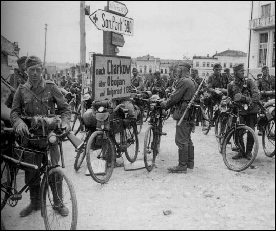 二战德军自行车部队的历史步行太慢了咱们骑自行车上战场吧