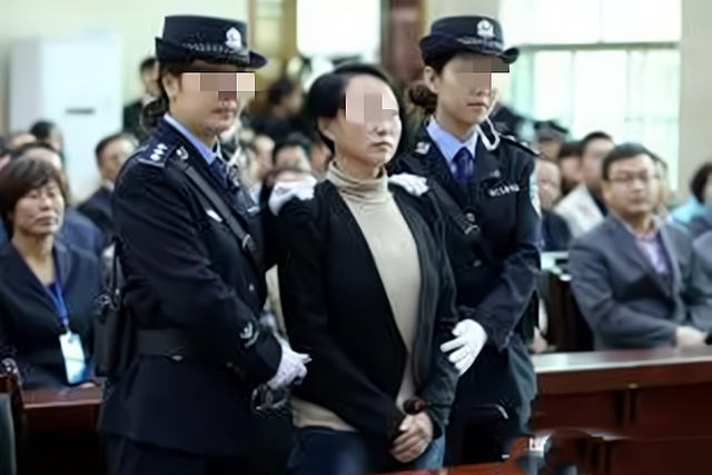 湖南"辣妹子"杀人案:青梅竹马杀人碎尸,因爱生恨滋生邪念