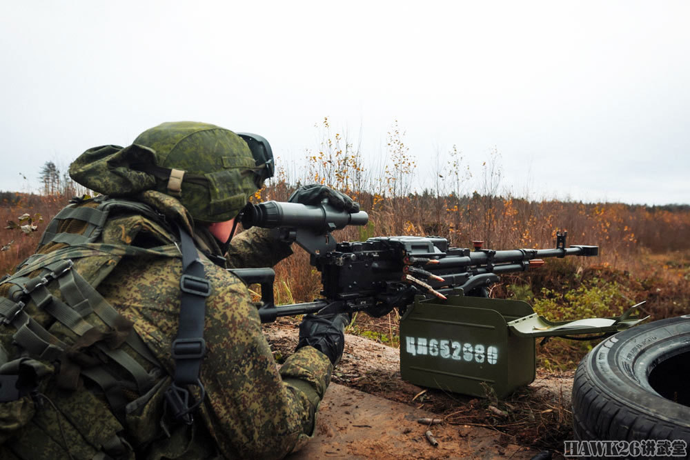 俄罗斯特种部队实弹训练 大口径机枪安装两脚架 压制远距离目标_腾讯