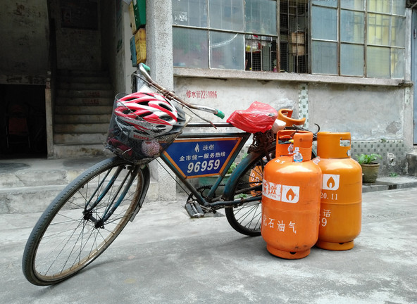 住楼梯房怎么了居然遭送水送气快递外卖嫌弃