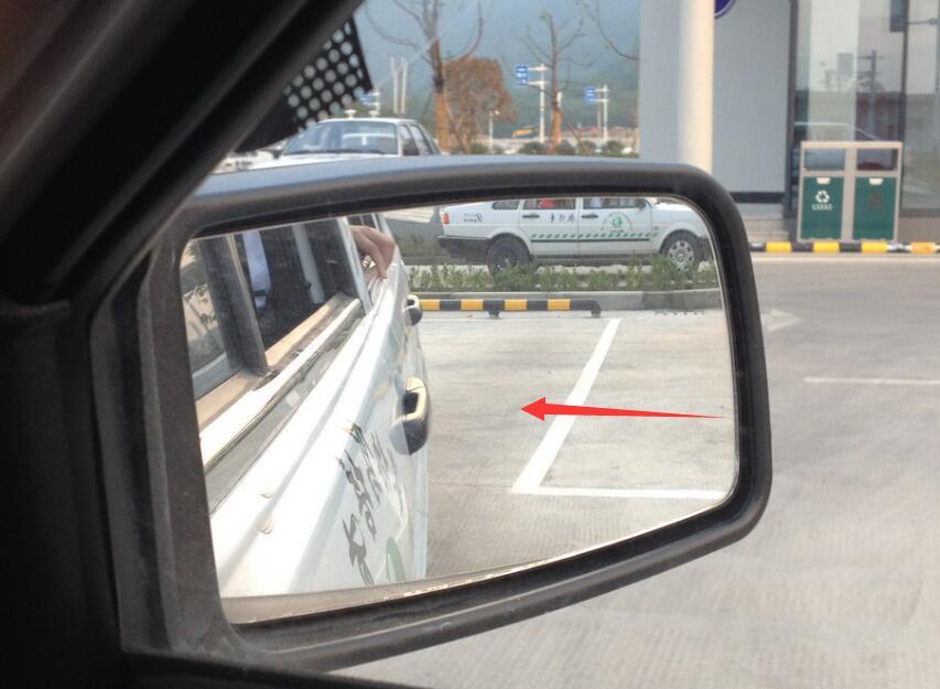 倒车入库过程中宽窄的调整方法