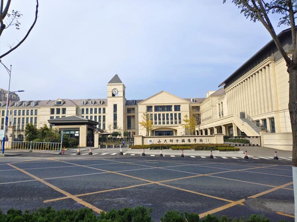 项目配建瀚阳学校中小学,已签约山大教育集团.