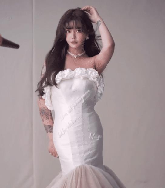 韩安冉晒结婚照,却被嘲"手臂粗壮",网友:瞎说什么大实话