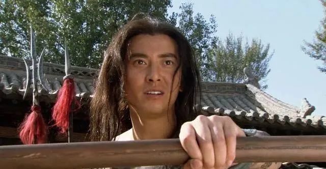 史进之死,撕开了梁山好汉的伪装,扯下了兄弟情谊的"遮羞布"!