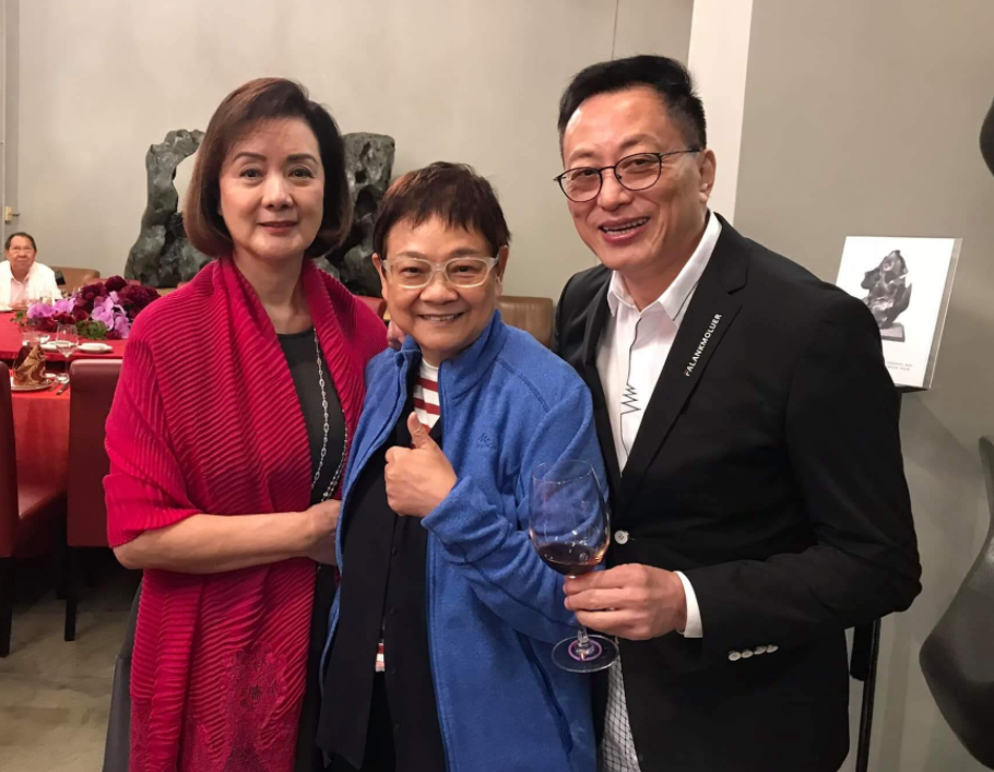 粤剧名伶92岁生日众星云集刘晓庆前男友罕露面至今单身无儿女