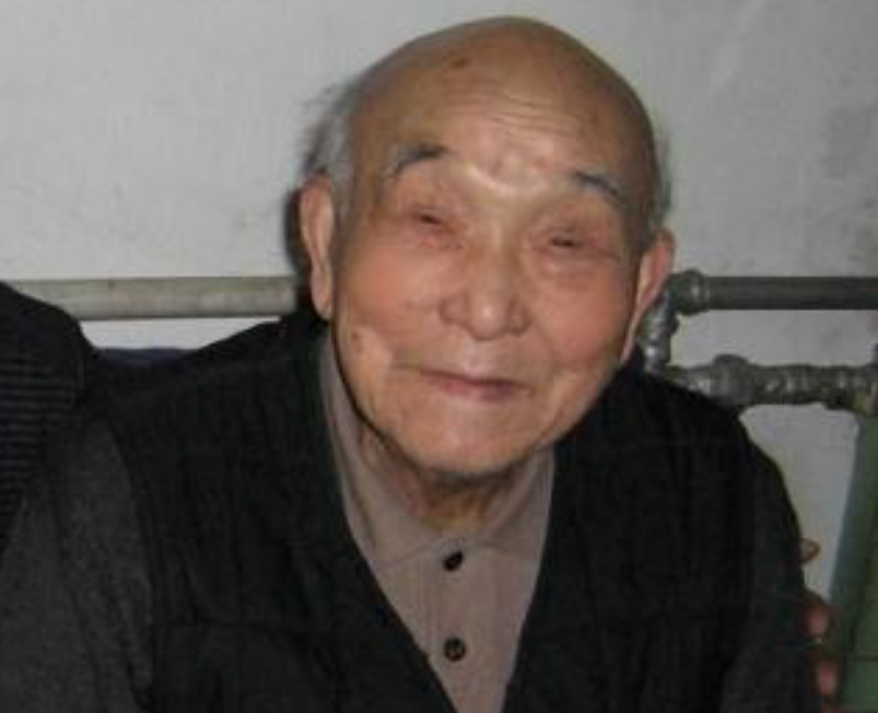 "感动济南"的日本老兵,行医70年赎罪,结婚30年妻子才知其身份