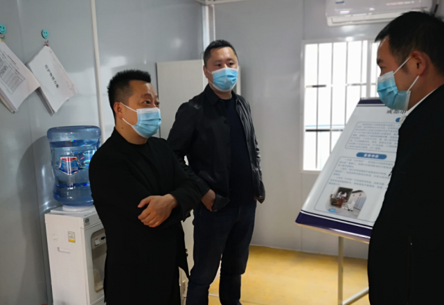 县委常委,政法委书记许玉川,副县长唐毅同志视察金堂县进口冷链食品