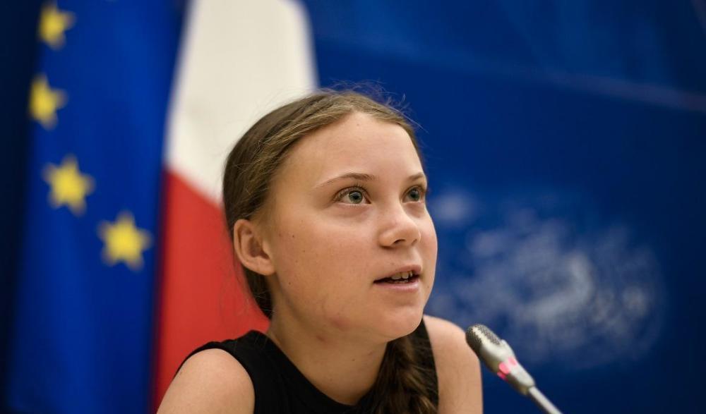 格雷塔就是这样一个天不怕地不怕的勇敢女孩,怼天怼地怼空气.