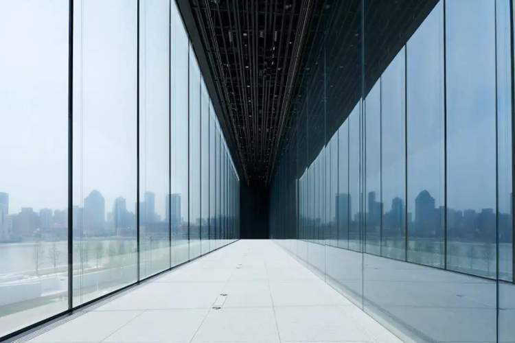 浦东美术馆夜场全面开放镜厅视频震撼浦江两岸