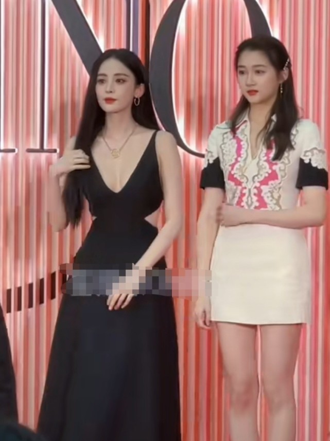 古力娜扎与关晓彤罕见同框两人谁最美引发网友热议