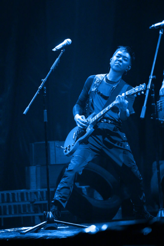 黄贯中:愤怒这种情绪,不分年龄丨人物_腾讯新闻