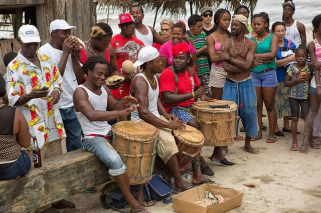洪都拉斯习俗人集在集市中交换妻子