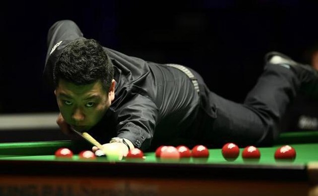 北京时间11月3日18点,斯诺克英格兰公开赛第一轮,李行和颜丙涛的比赛