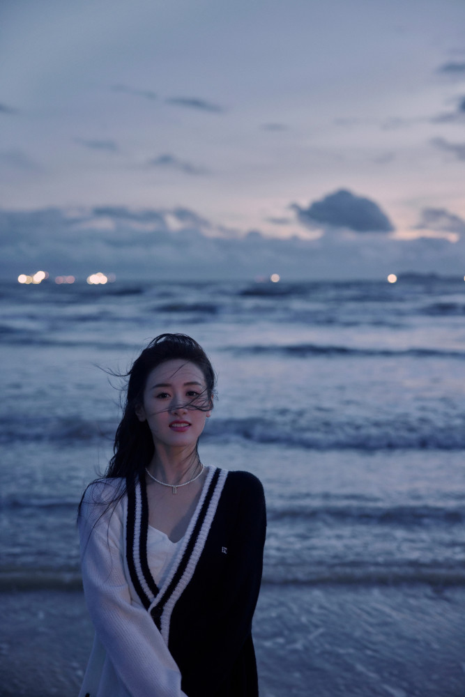 袁冰妍海边氛围感大片～氛围感十足