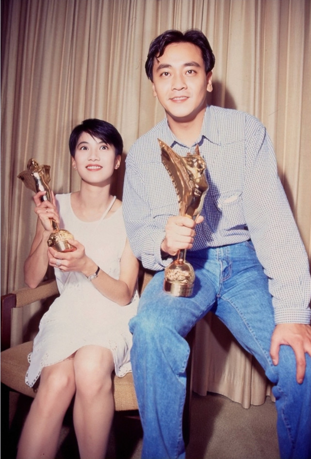 怪不得尔冬升对小鲜肉不屑一顾,40年前他比小鲜肉帅多了