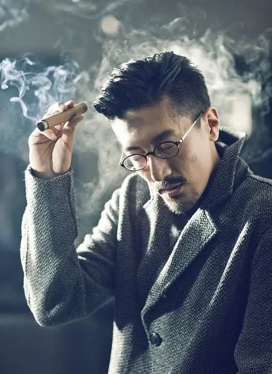 张鲁一潜伏16年就是在等这个四面人的出现