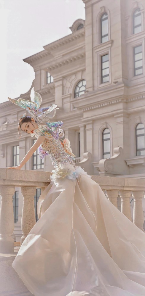 迪丽热巴花仙子造型曝光,谈标签问题,有颜值三观正