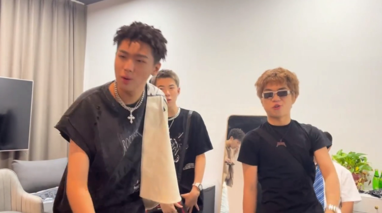 嘻哈男团8milekidz多人运动片流出涉事成员全部未成年