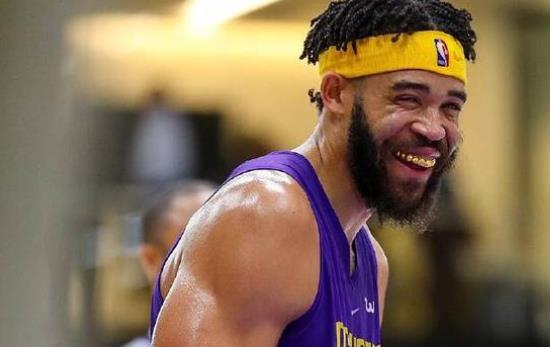 相信大家都看过麦基的很多搞笑的镜头,没错,在年轻的时候,麦基做出了