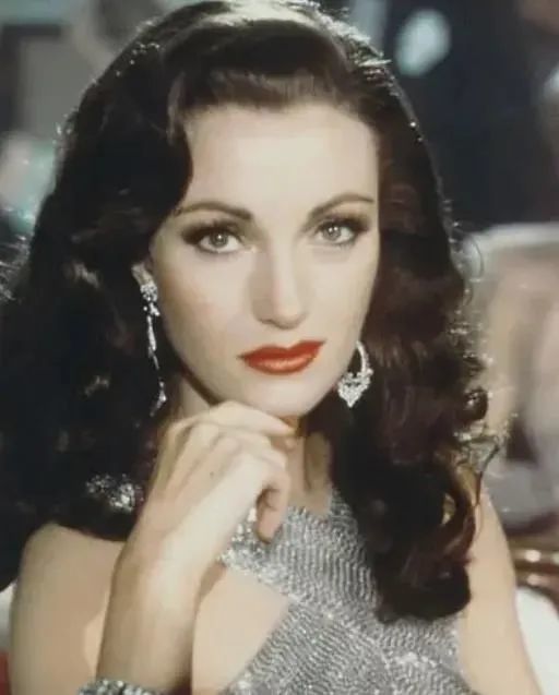 影史中的10大邦女郎个个美到窒息有人光内衣就卖了72万元