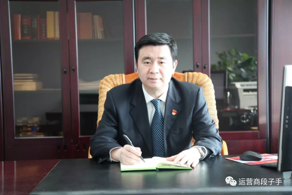 目前,中国移动集团市场部班子成员有总经理张冬,副总经理首建国,许锡