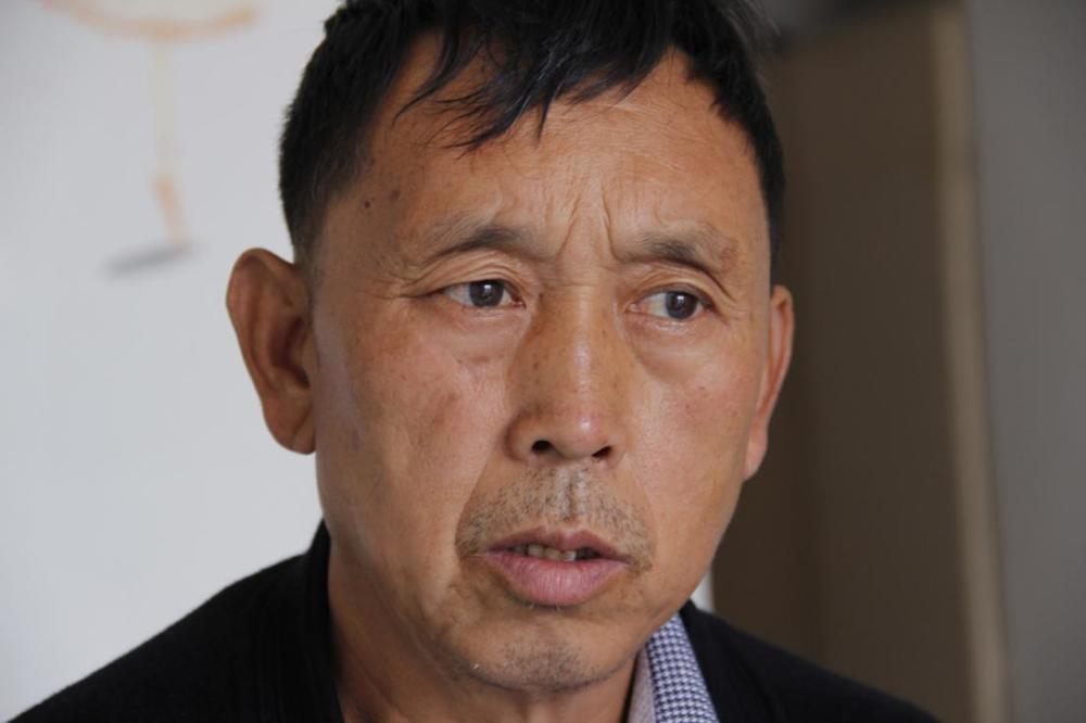 男孩不会抬头喜欢哭闹到医院一查竟是小脑萎缩3岁还像个婴儿