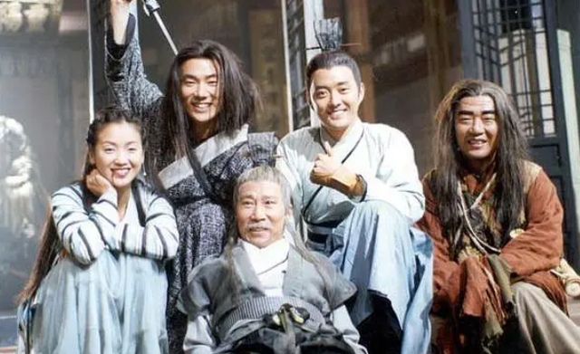 很多观众不知道,1998年,任贤齐和吴倩莲还出演过一版《神雕侠侣》.