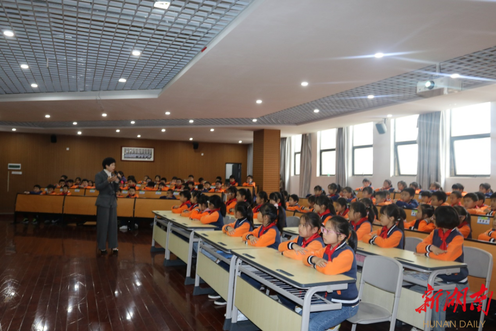 衡阳高新区衡州小学举行防校园欺凌法治宣传讲座_腾讯新闻