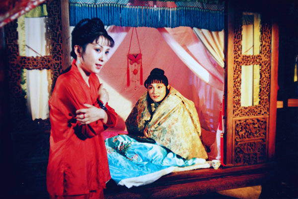 晴雯死前:咬断指甲送给宝玉收藏,后悔担了虚名,直言自己很委屈