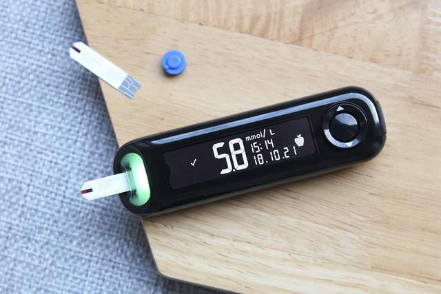 小试优安进血糖仪,测糖精度高是亮点