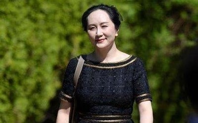 孟晚舟72年出生於四川,是任正非與孟軍的婚生女,父母聚少離多,12歲之