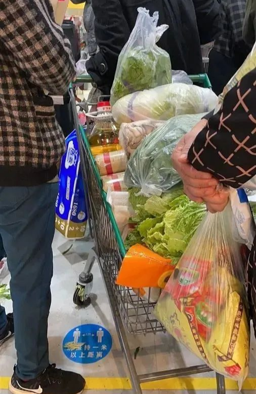 多地抢购米面粮油有人一次买600斤米福州的情况是