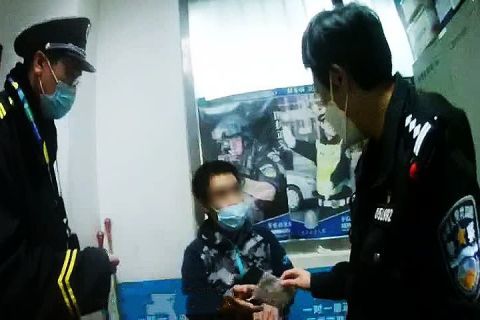 壹现场丨63本结业证书丢失警方辗转找到粗心老师我要做自媒体要怎么开始