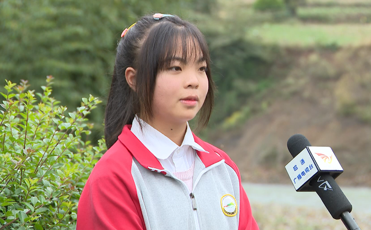 镇雄县大湾镇八年级学生 林龙群"保护赤水河,是我们每个人的责任,也是