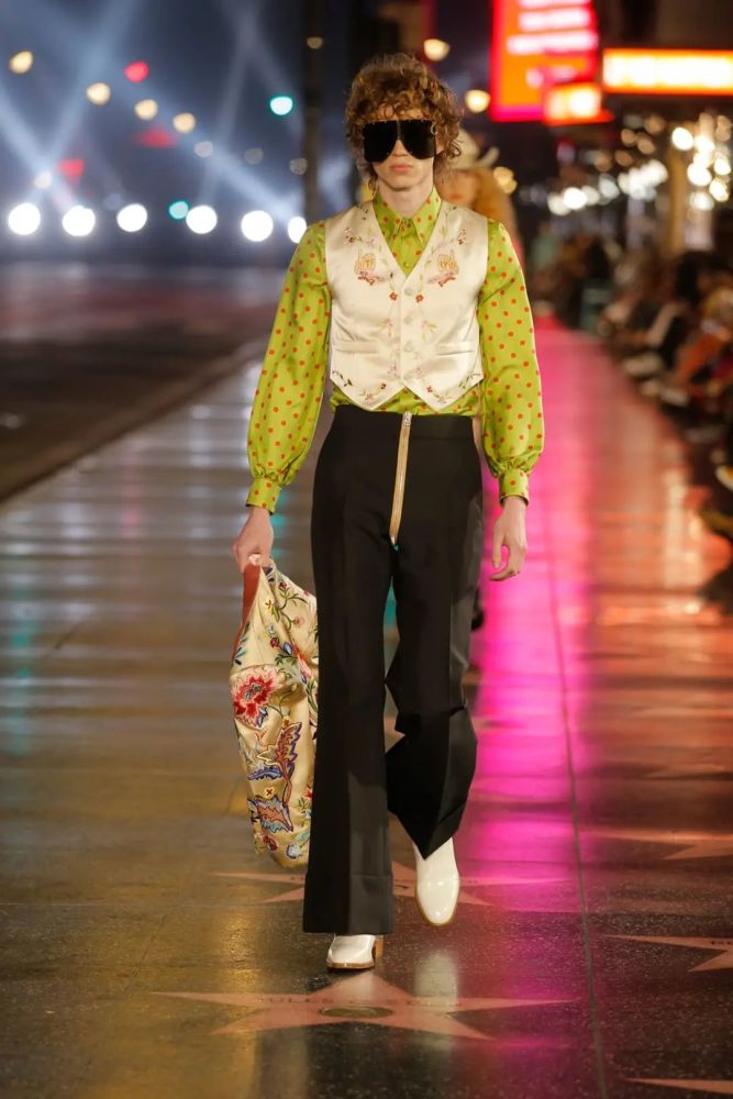 gucci在好莱坞大道演绎华丽复古