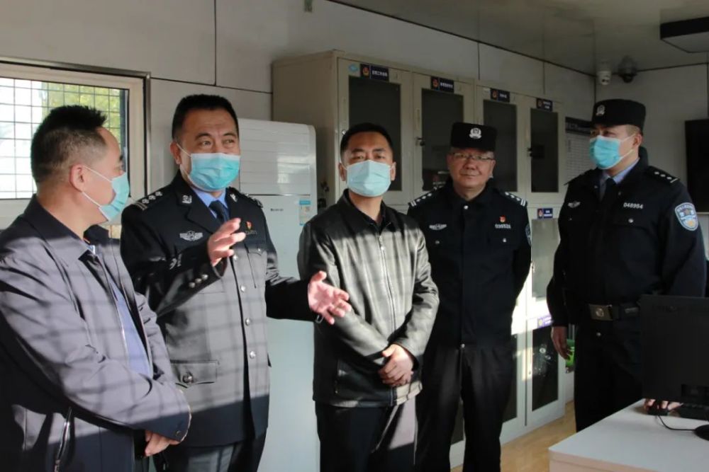 高宏炜督导榆林南检查站疫情防控工作并慰问一线警务人员