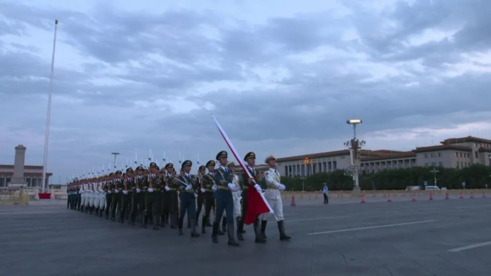 【直击演训场】华东机场空军运输搜救直升机夜间飞行训练打电话订餐厅的对话