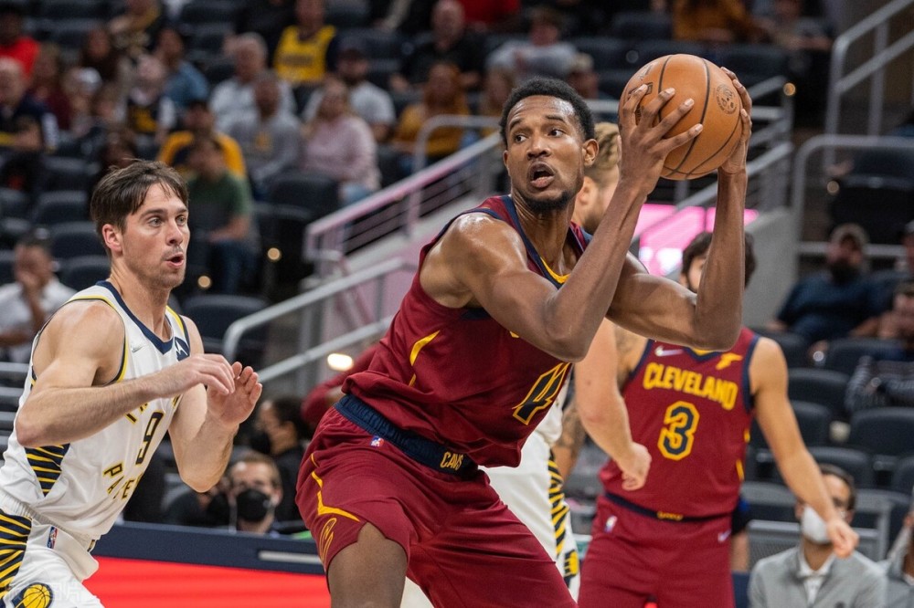 nba 龙王后继有人！今年的探花秀莫布利，像极了新秀时的波什