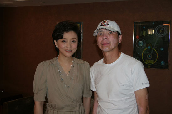 冯小刚邀请周星驰参加《天下无贼》电影的相关活动时，没想到周星驰一口拒绝