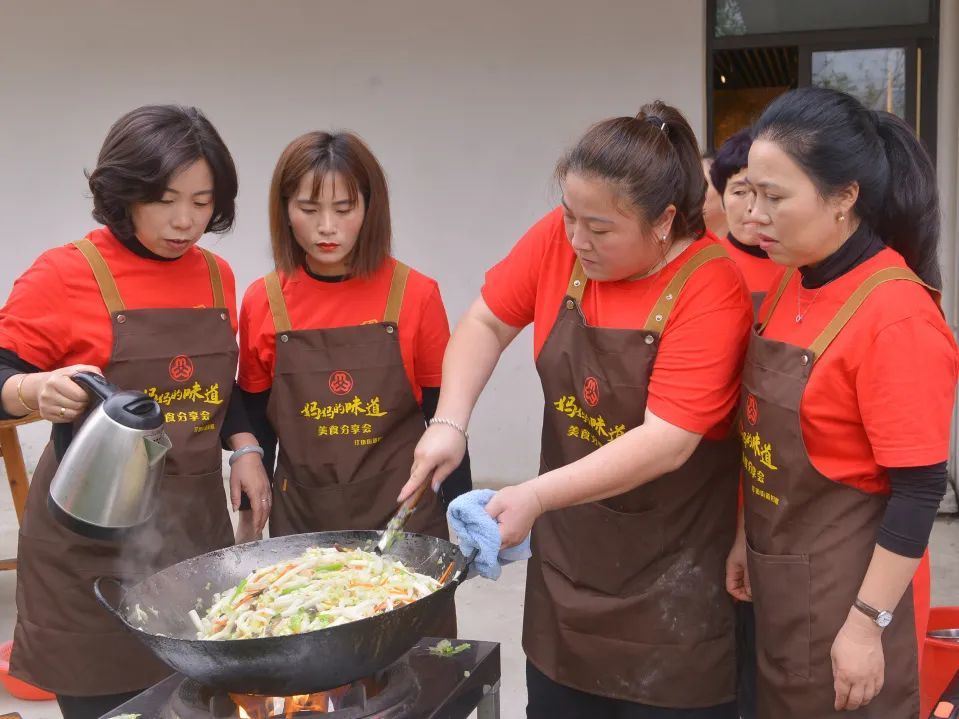芳邻守望妈妈的味道美食传递温情