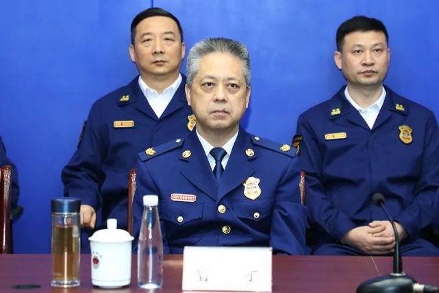 应急管理部消防救援局曹奇副局长检查指导黄浦区进博会期间消防勤务