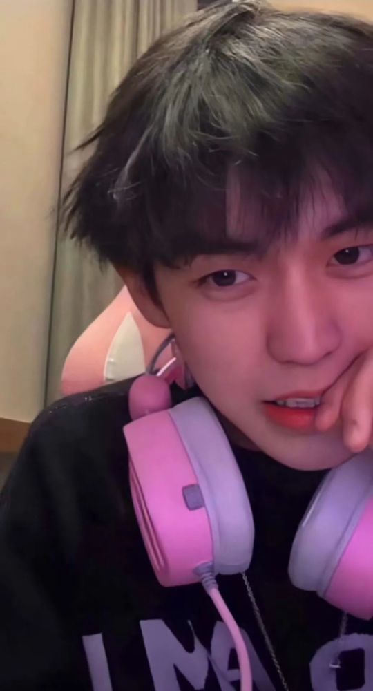 英子粉丝留言求图|余庆伟壁纸