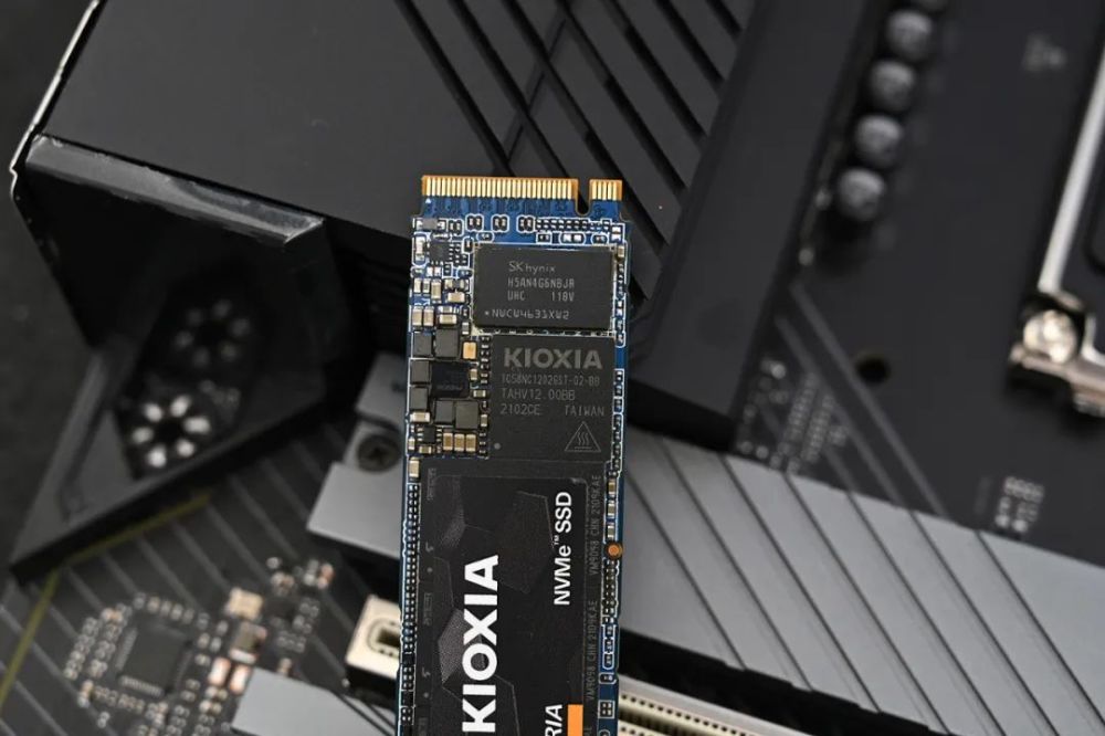 双十一轻松搭上高性价比nvmem2ssd快车五年保原厂芯铠侠rc10固态硬盘