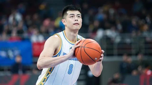 cba 再见京哨，奈何方硕两罚不中进加时，陈林坚冷面杀手带走比赛