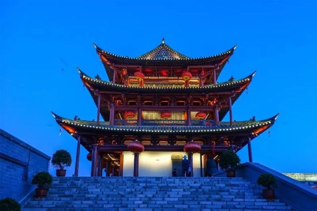 时光无涯聚散有时我穿行在建水古城岁月里