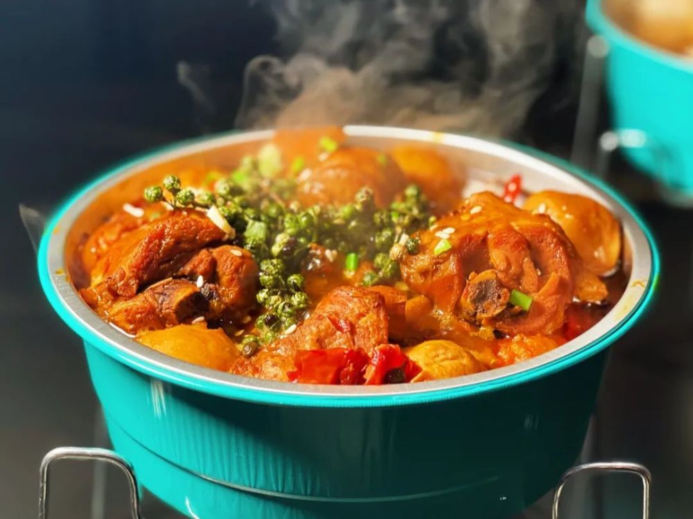 藤椒鸡锅北京炖肥肠豆腐除此之外,吃完就完可不是我们风格!