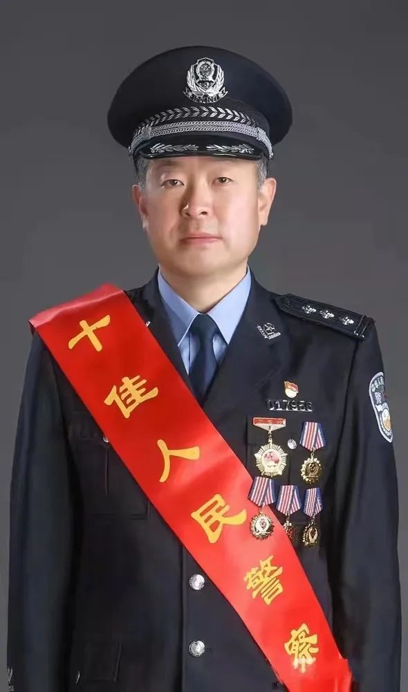 人物风采青岛市公安局市南分局经侦大队民警