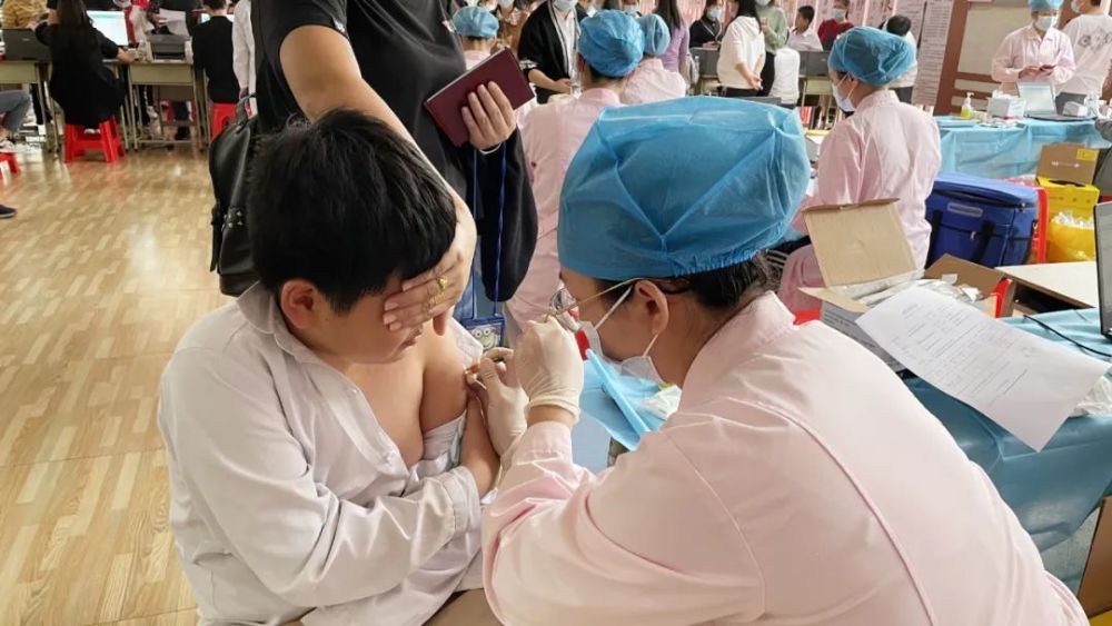 【疫情防控】一起打苗苗,崇左启动3—11周岁人群新冠疫苗接种工作